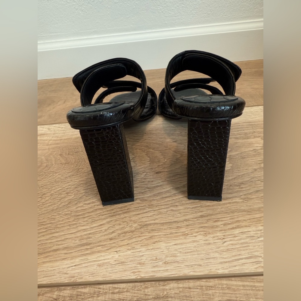 Freda Salvador Adria Black Croc-Embossed Women's Heeled Sandals - Picture 9 of 12